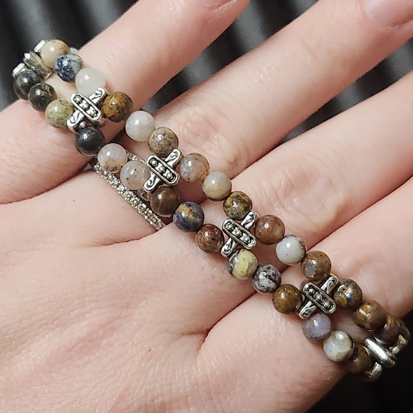 Phantom Garden Quartz Beaded Crystal Stretch Bracelet - Picture 3 of 6